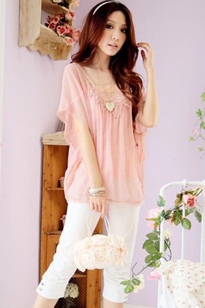 BLUSA $270.00; CAPRI $319.99